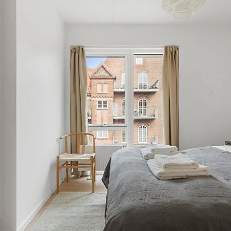 A Stylish Getaway In Modern Surroundings Lägenhet Århus Exteriör bild